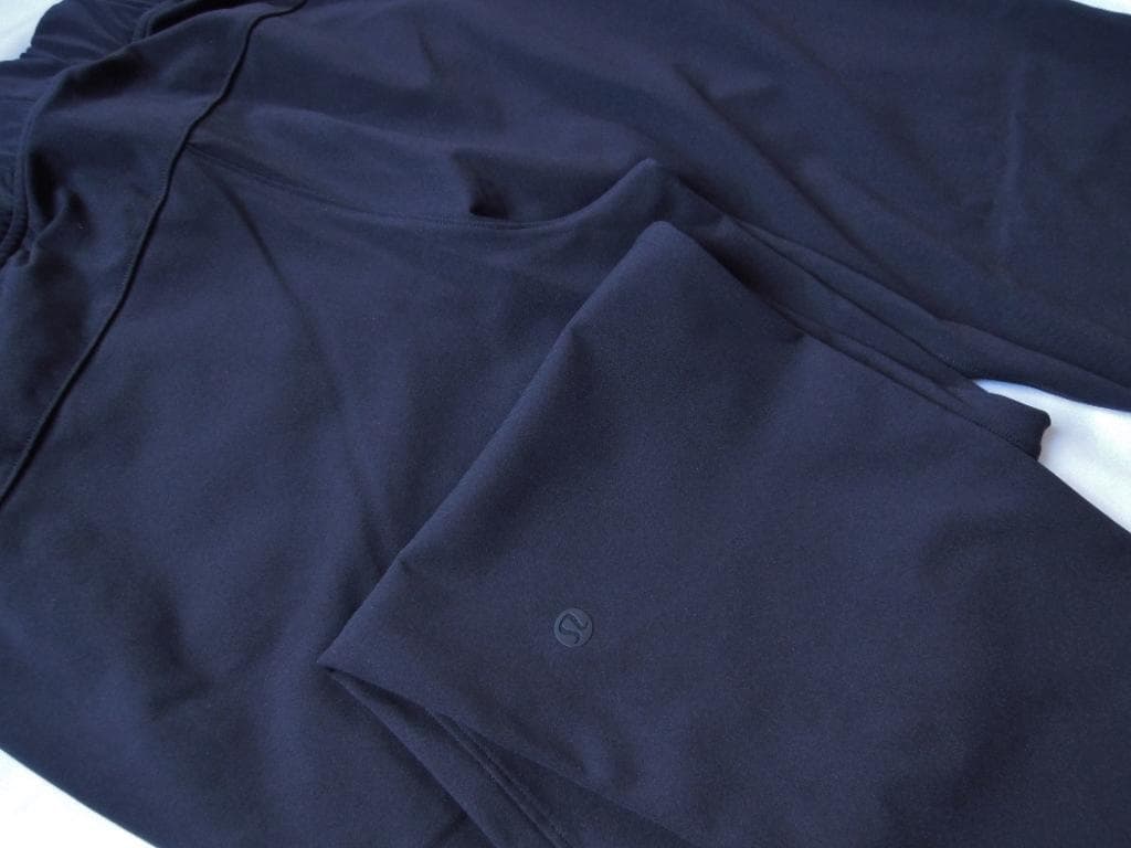 未使用1万5千円 ルルレモン 定番 ミッドライズ パンツ M アジアフィット