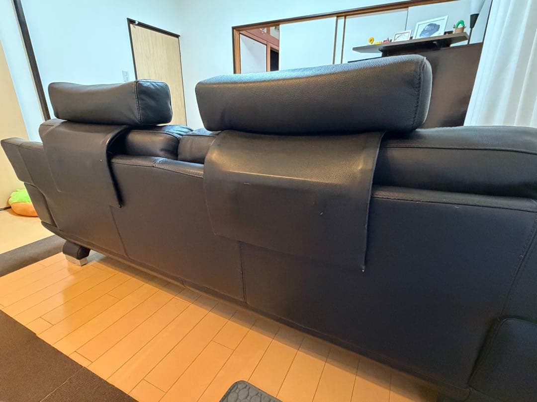 IDC大塚家具ソファ3人掛け　本革　黒　中古