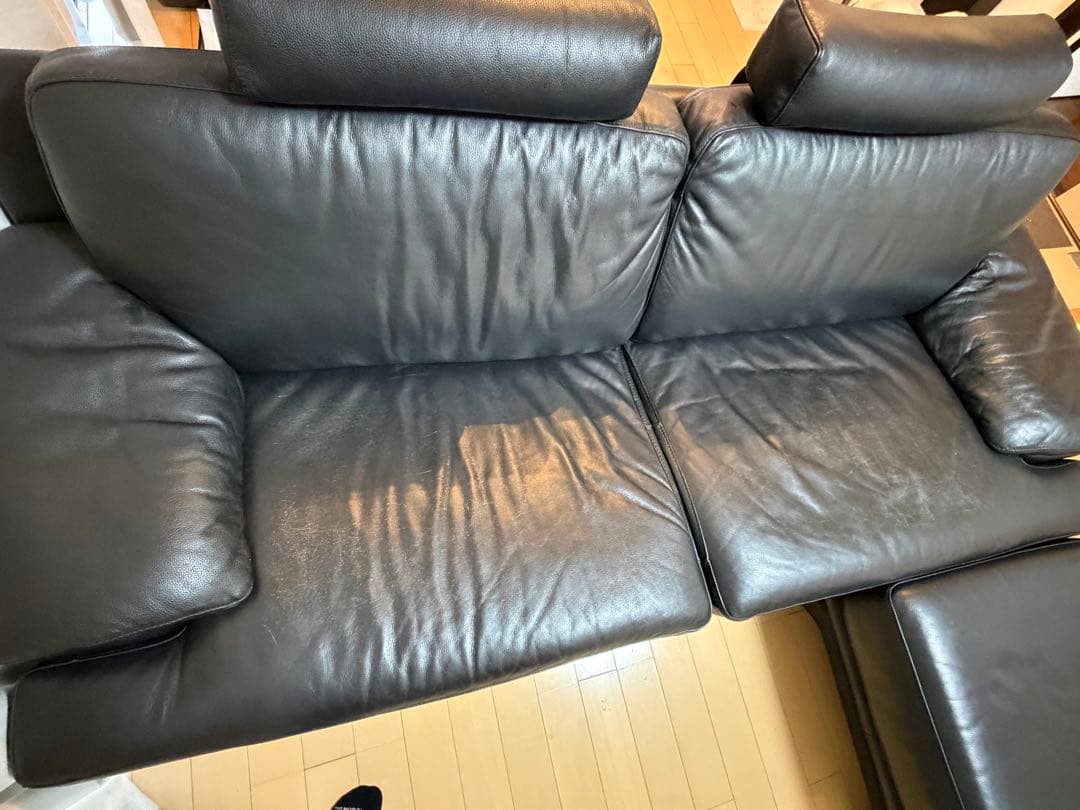 IDC大塚家具ソファ3人掛け　本革　黒　中古