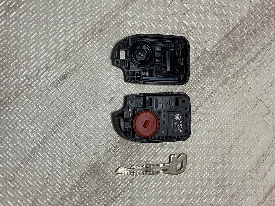 ハイエース200系　スマートキー