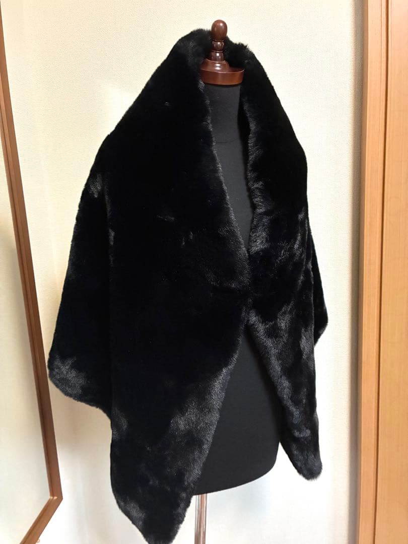 JENNE リッチボリュームファーケープ ブラック