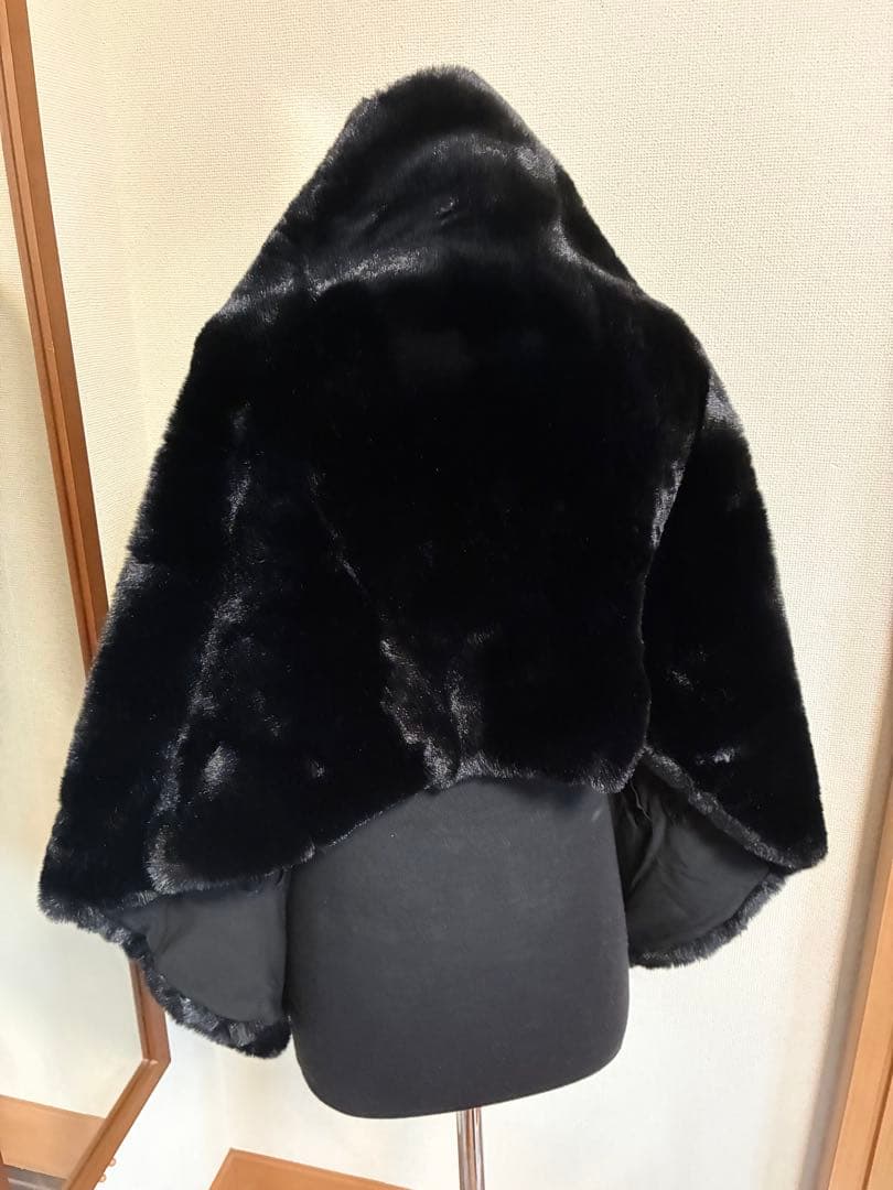 JENNE リッチボリュームファーケープ ブラック