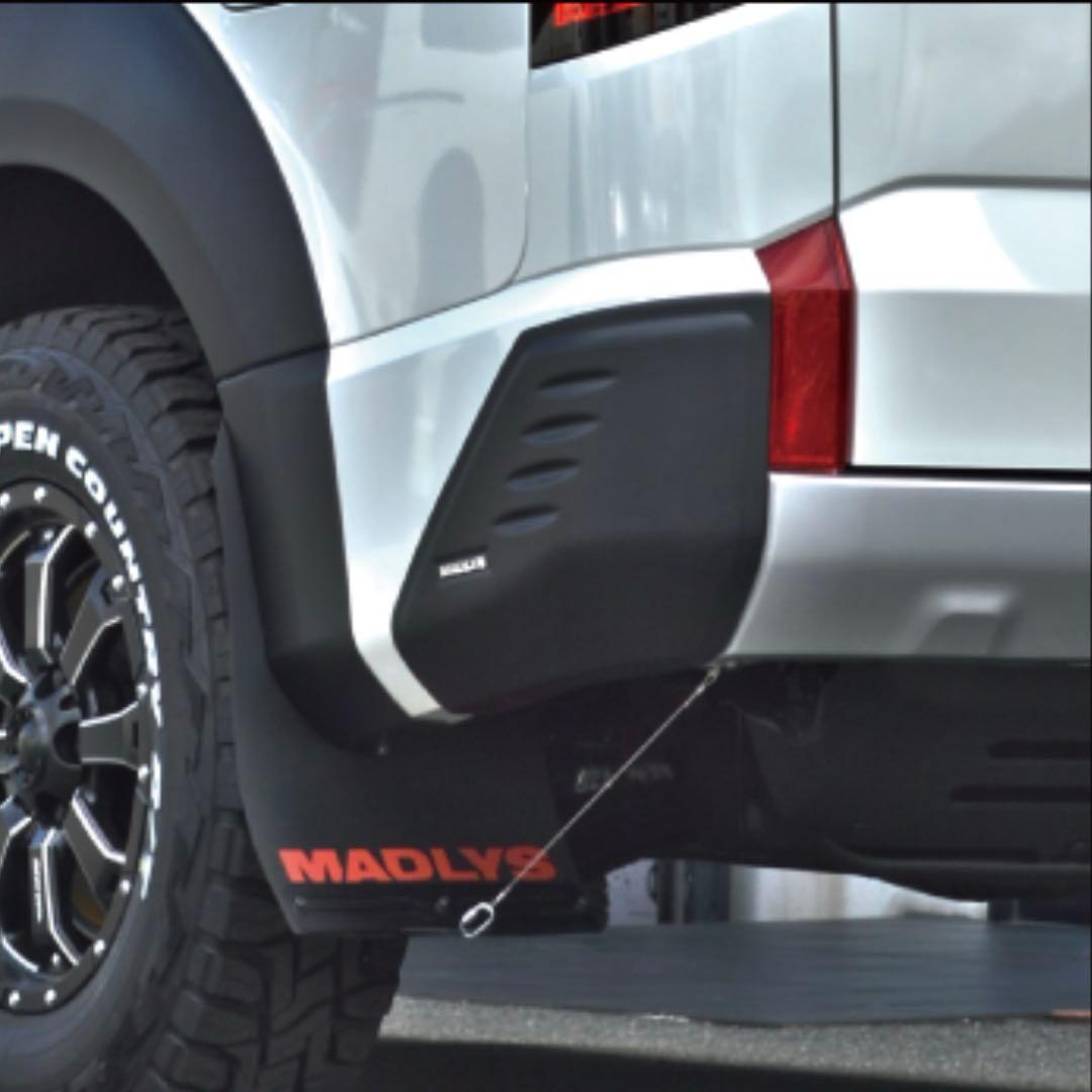 デリカD5 MADLYS リアコーナープロテクター