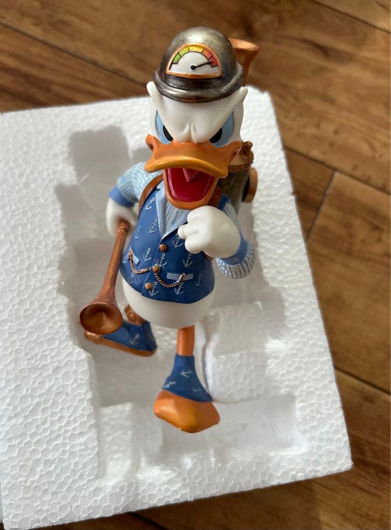 レア　SHOWCASE COLLECTION ドナルドダック フィギュア 軍服風