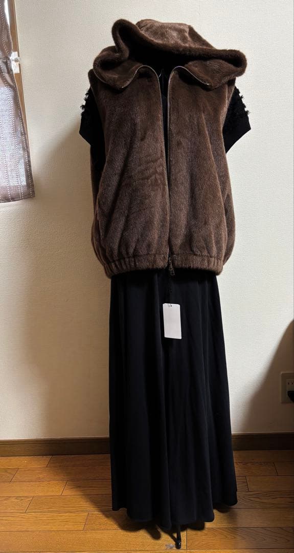 【ATELIER BRUGGE】シャーリングファーフーデッドベスト　2025