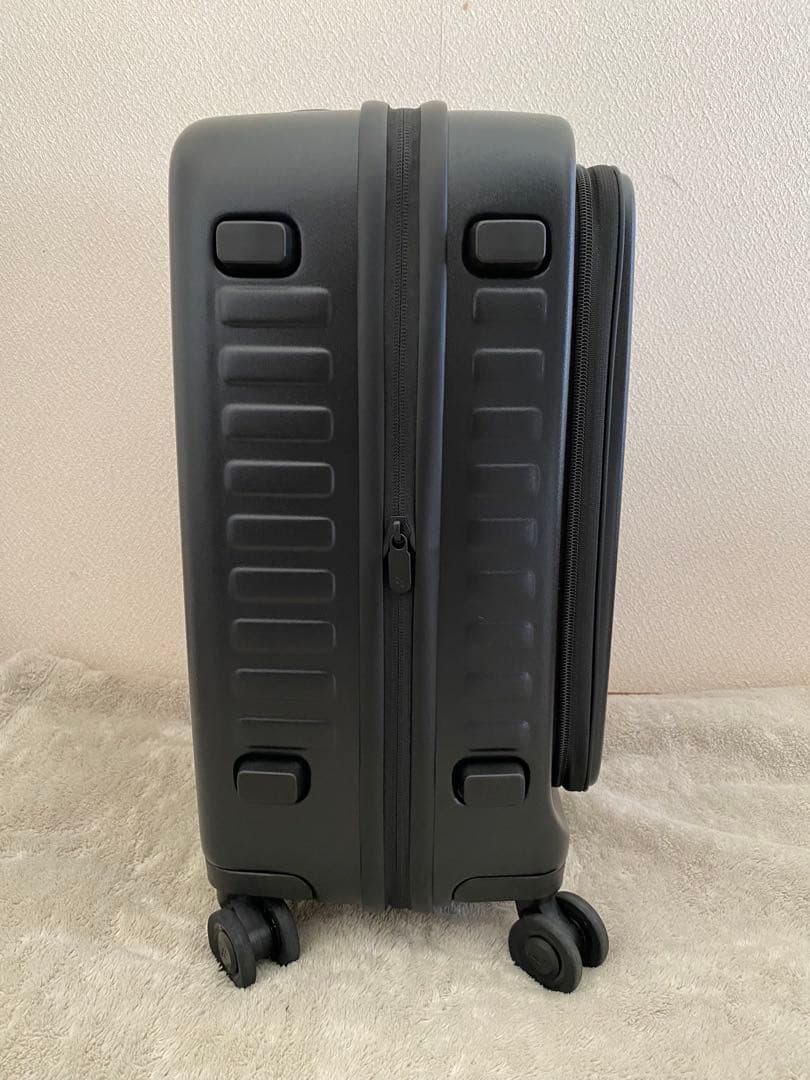 【極美品】LOJEL CUBO Small キャリーケース　ブラック