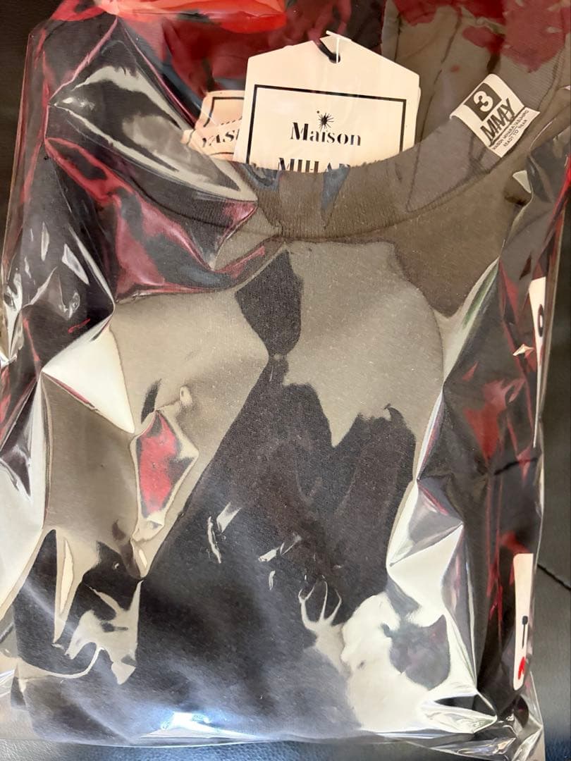 新作メゾンミハラヤスヒロ ステッカー L/S TEE