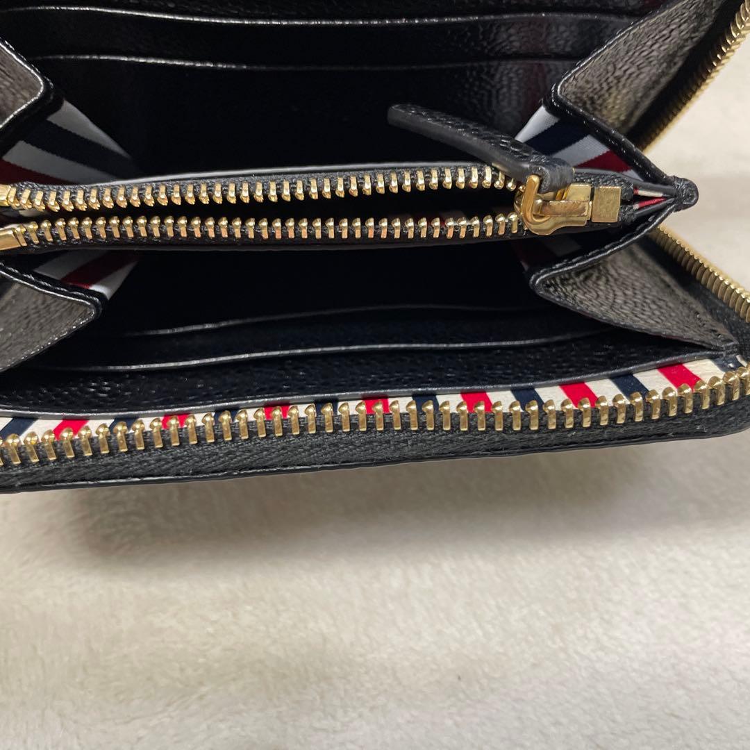 希少 極美品 トムブラウン ロゴ エンボス ジップウォレット 財布 黒 レザー