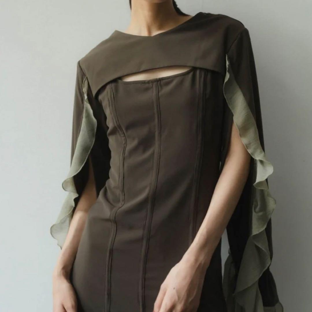 クヌースマーフ フリルスリーブワンピース カーキ Sサイズ
