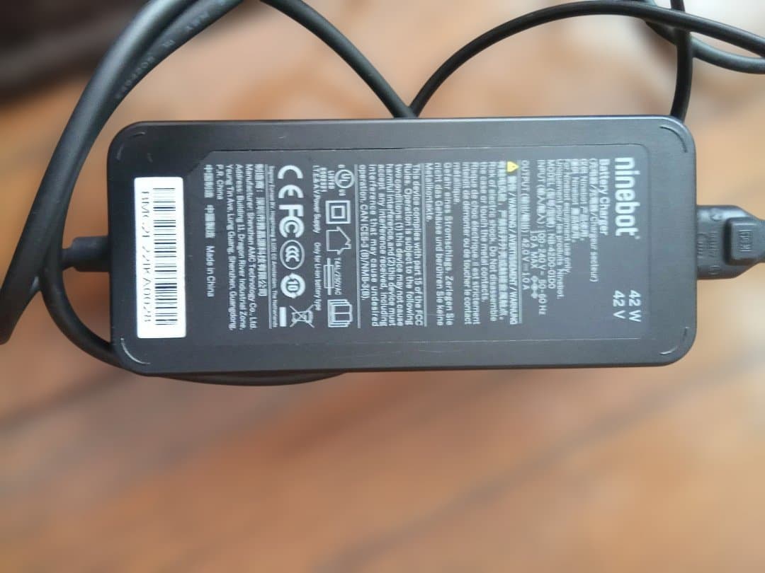 【充電器付】Segway-Ninebot F20A 電動キックボード セグウェイ