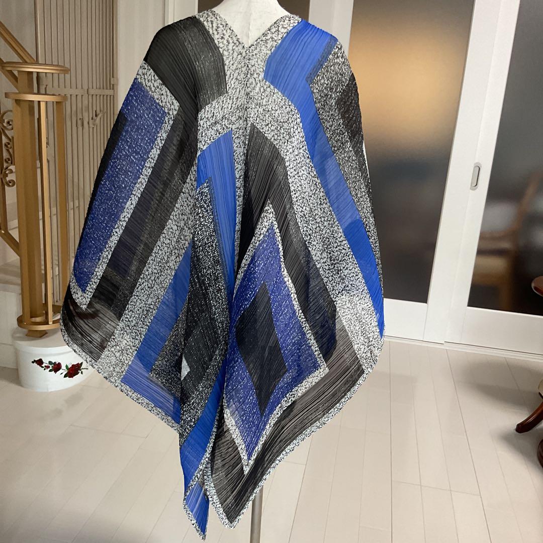 プリーツプリーズイッセイミヤケ　ポンチョ