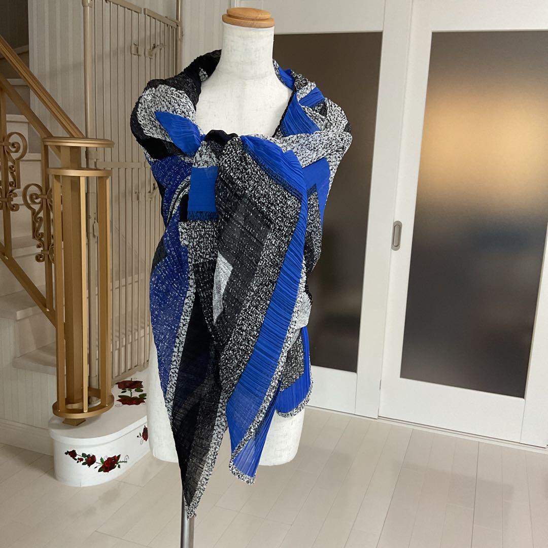 プリーツプリーズイッセイミヤケ　ポンチョ