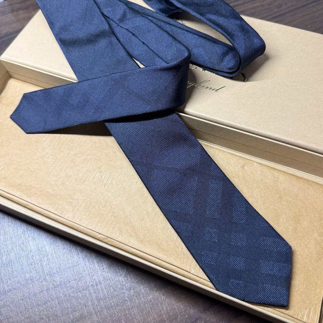 定価3.6万 バーバリー ノバチェック ナロータイ ネクタイ ネイビー 英国製