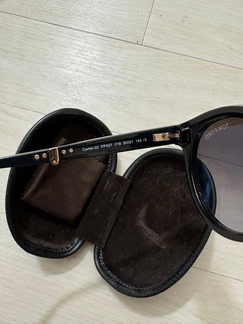 TOM FORD ブラック サングラス ケース付き