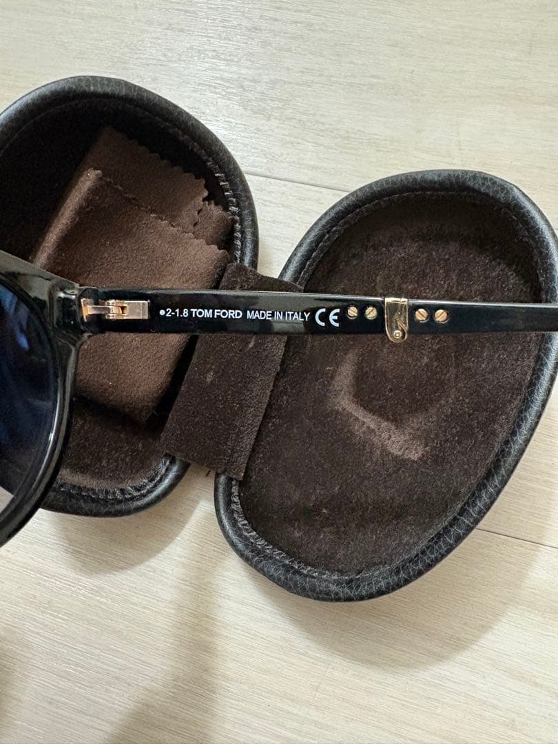 TOM FORD ブラック サングラス ケース付き