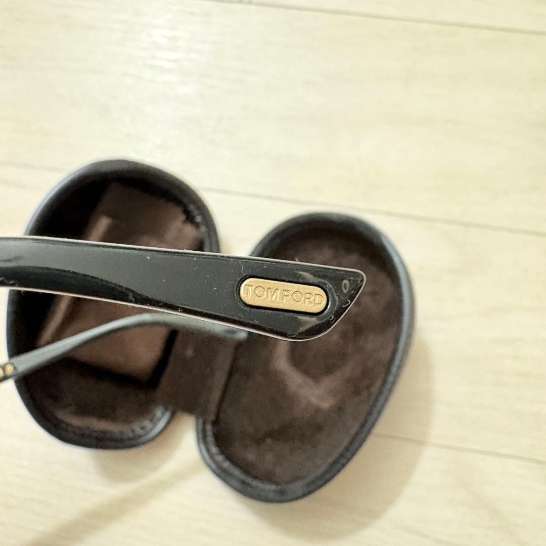 TOM FORD ブラック サングラス ケース付き