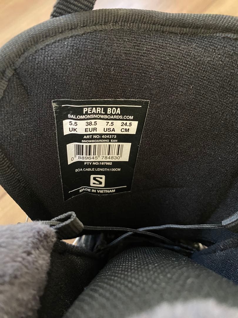 新品未使用Salomon Silver 女性用スノーボードブーツ 24.5cm