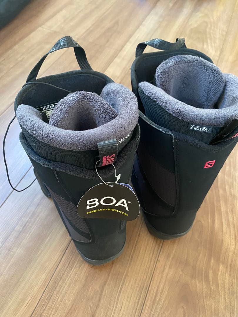 新品未使用Salomon Silver 女性用スノーボードブーツ 24.5cm