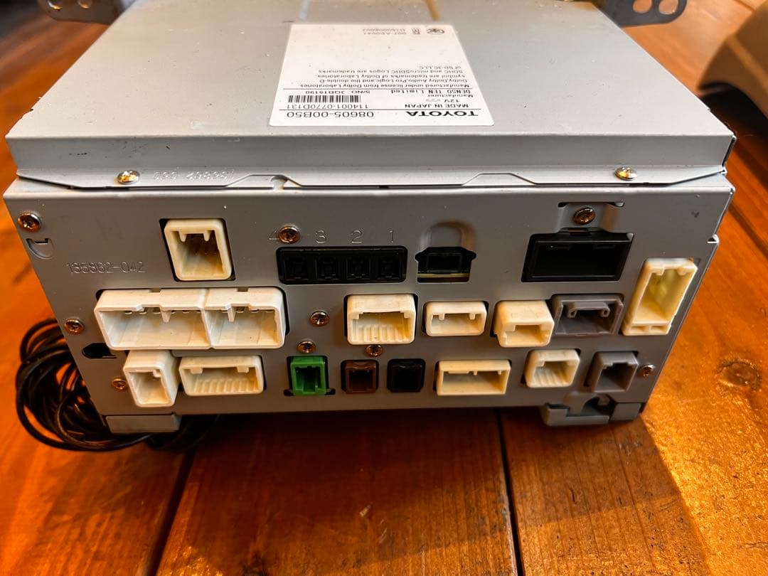 トヨタ カーナビ 08605-90B50ハイエース外し