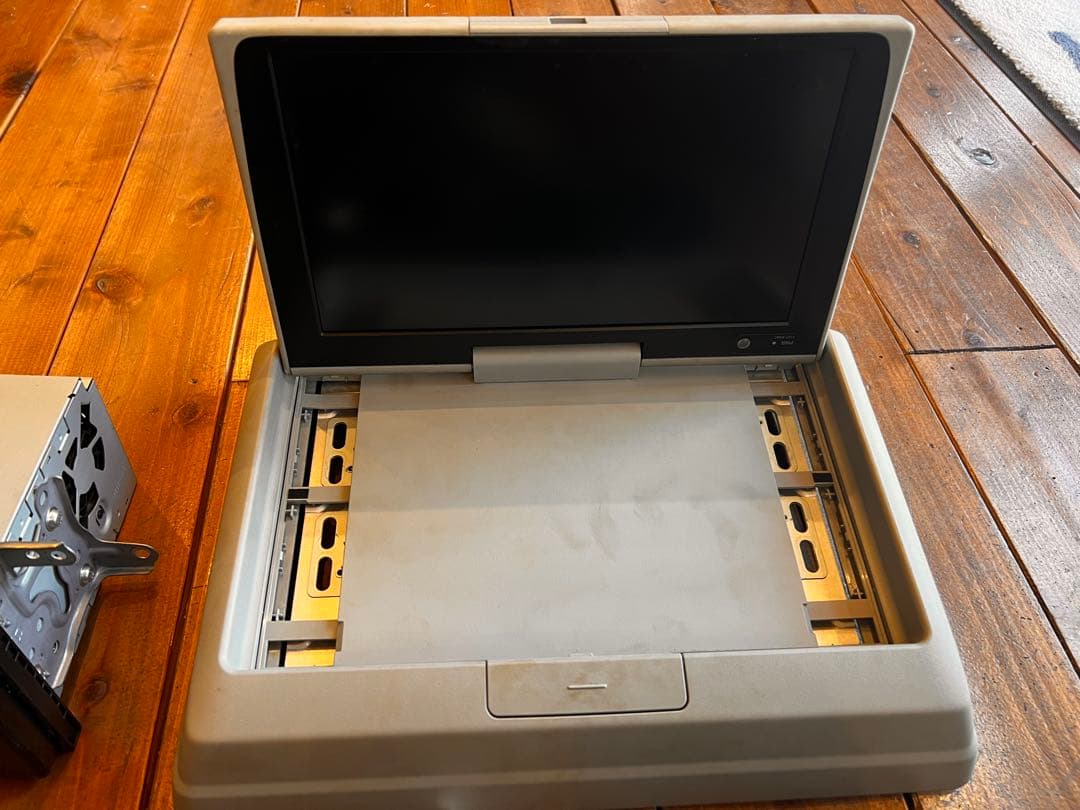 トヨタ カーナビ 08605-90B50ハイエース外し