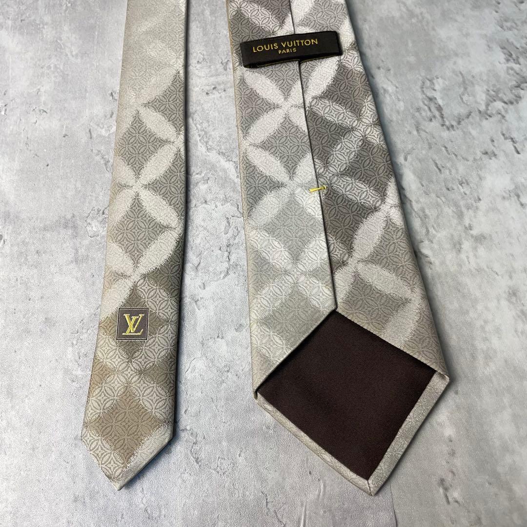美品 LOUIS VUITTON モノグラムフラワー 花柄 ネクタイ シルバー