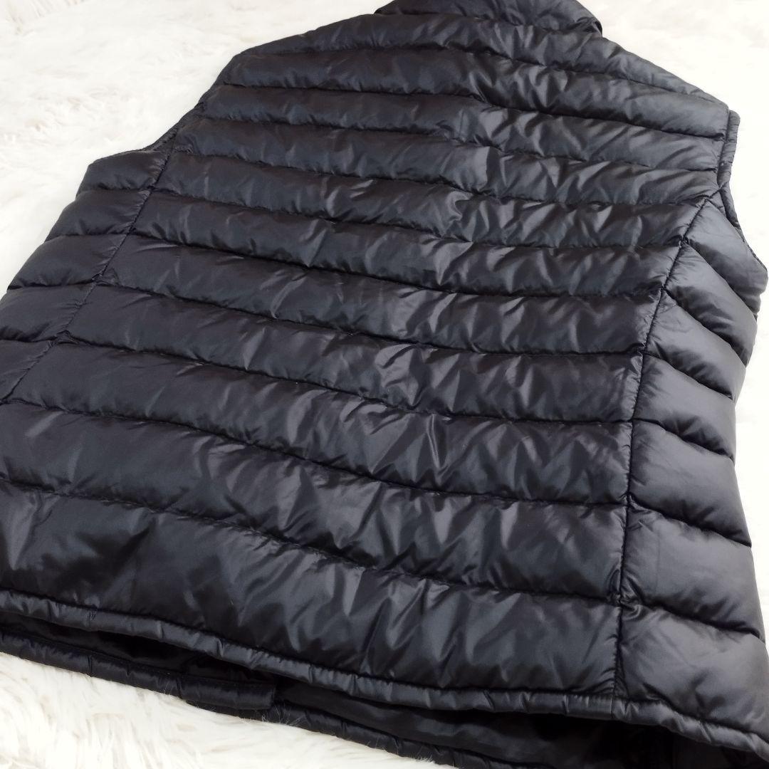 18382✨ MONCLER LIANE ライトダウンベスト 黒 ワッペンロゴ