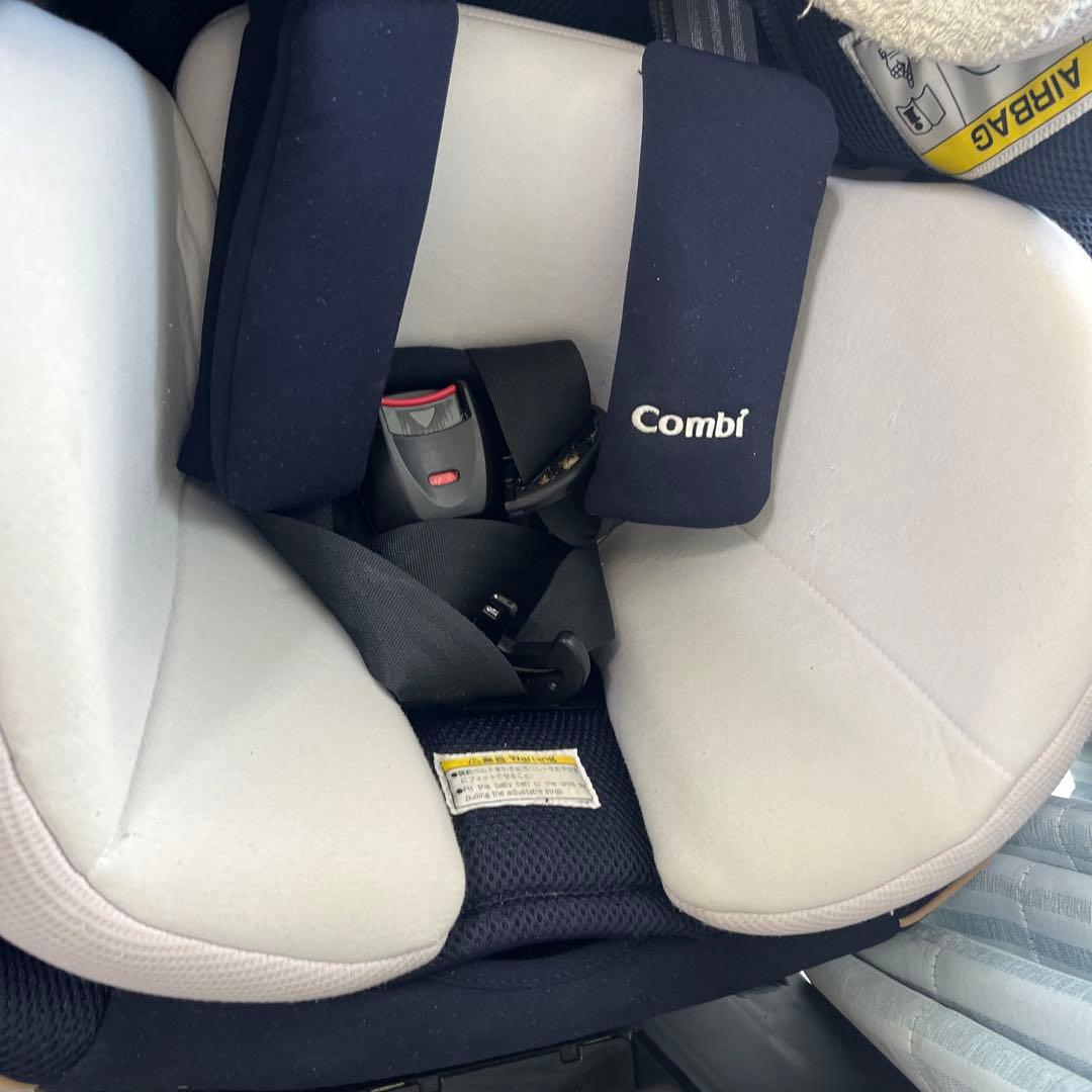 Combi 車用チャイルドシート ネイビー/ホワイト