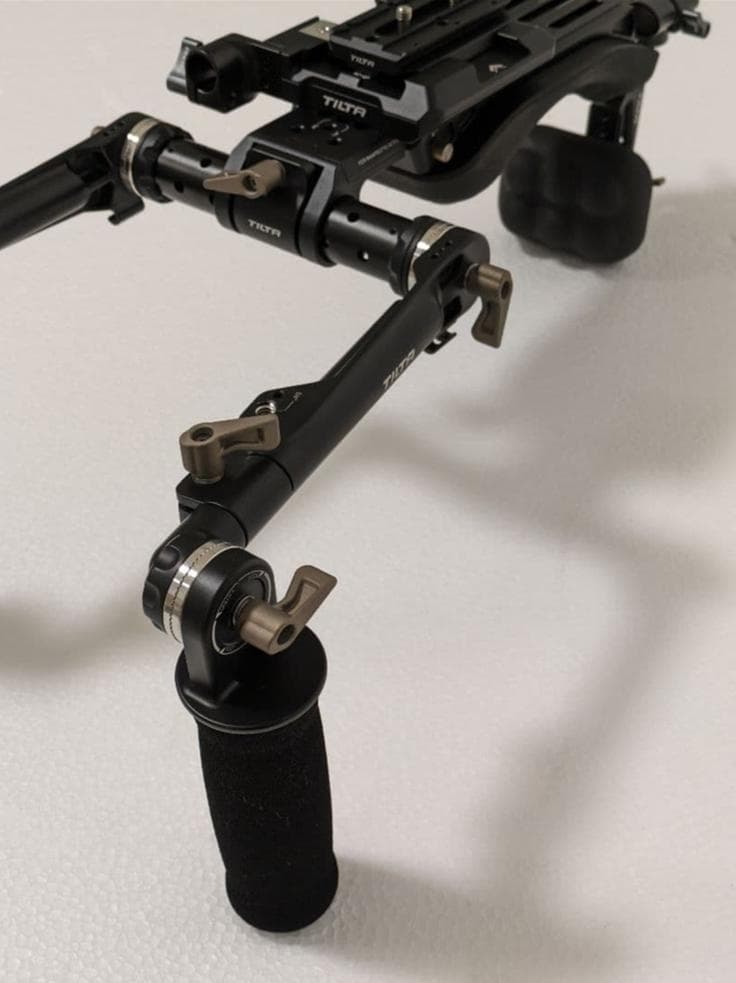 TILTA light weight shoulder rig　ケース付