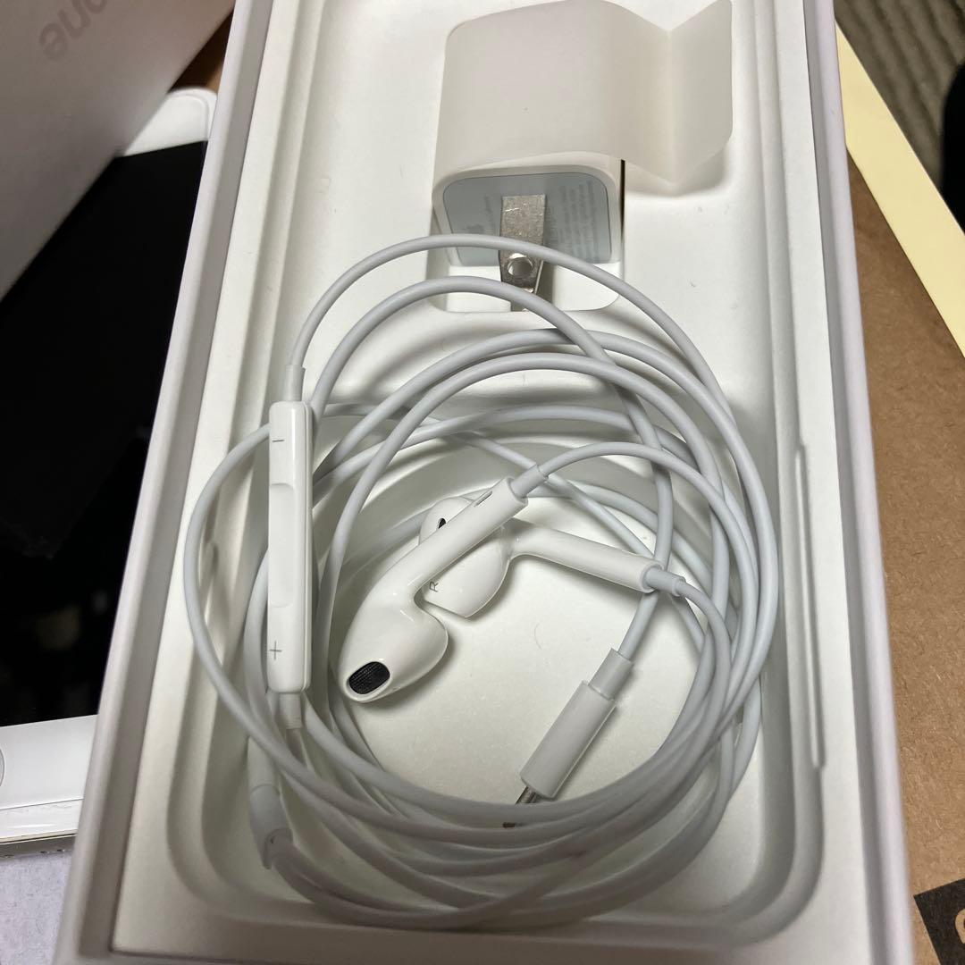 S*）様 Apple iPhone 8 64GB