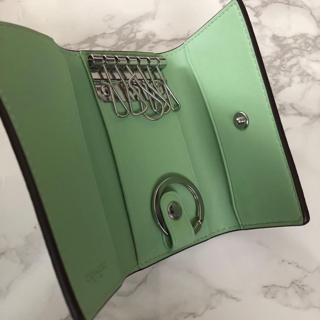 新品未使用 COACH コーチ キーケース 緑 完売品 ペールピスタチオ