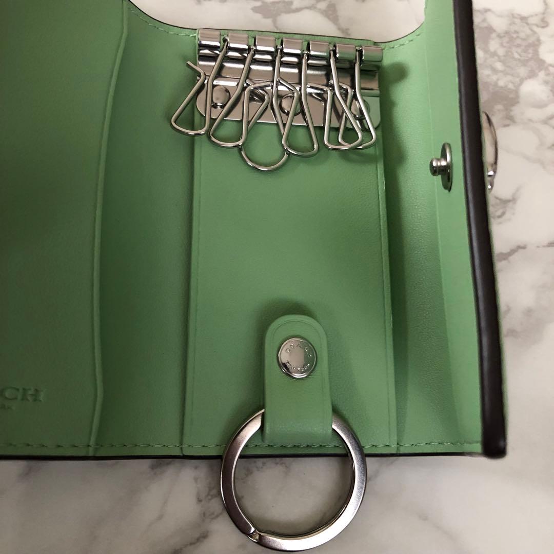 新品未使用 COACH コーチ キーケース 緑 完売品 ペールピスタチオ