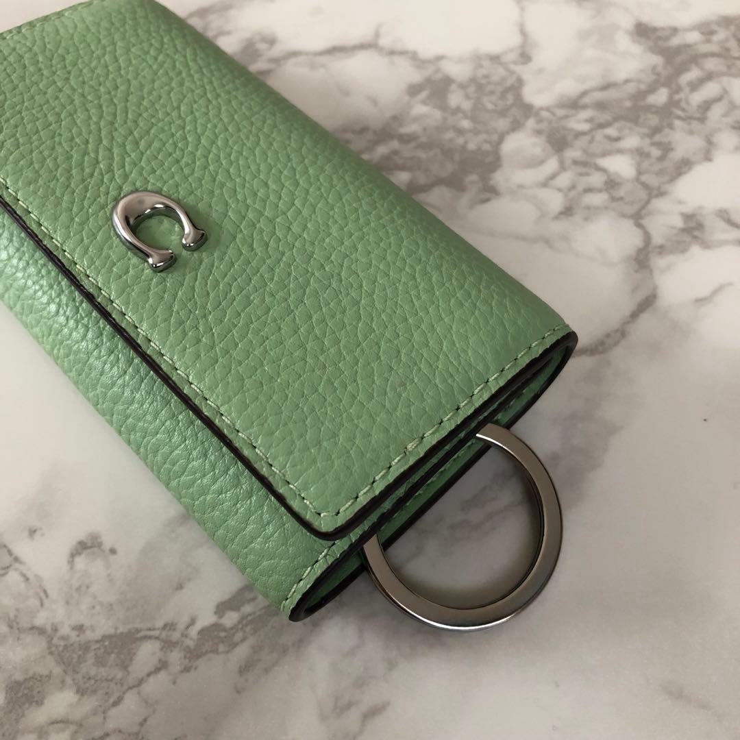 新品未使用 COACH コーチ キーケース 緑 完売品 ペールピスタチオ