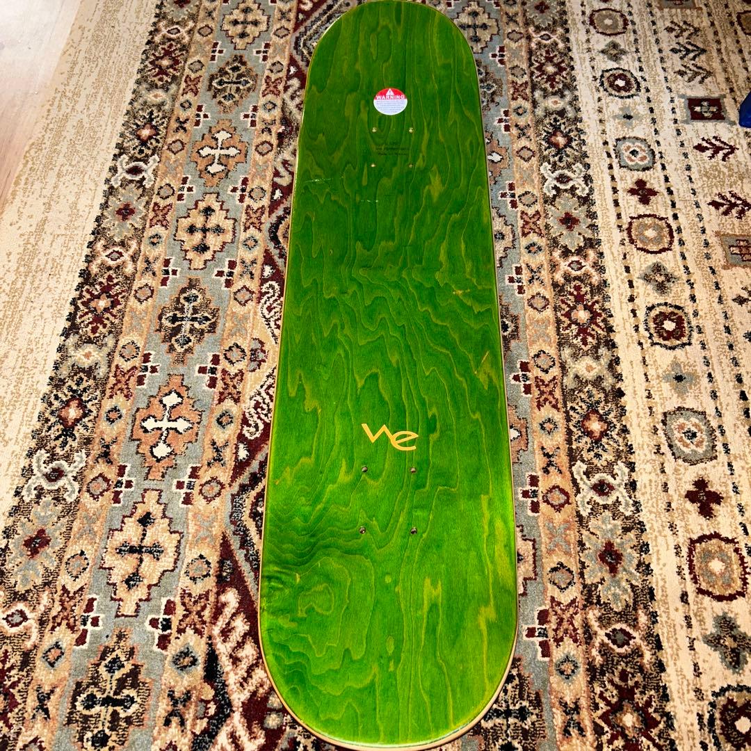 we スケートボードデッキ イラスト付き