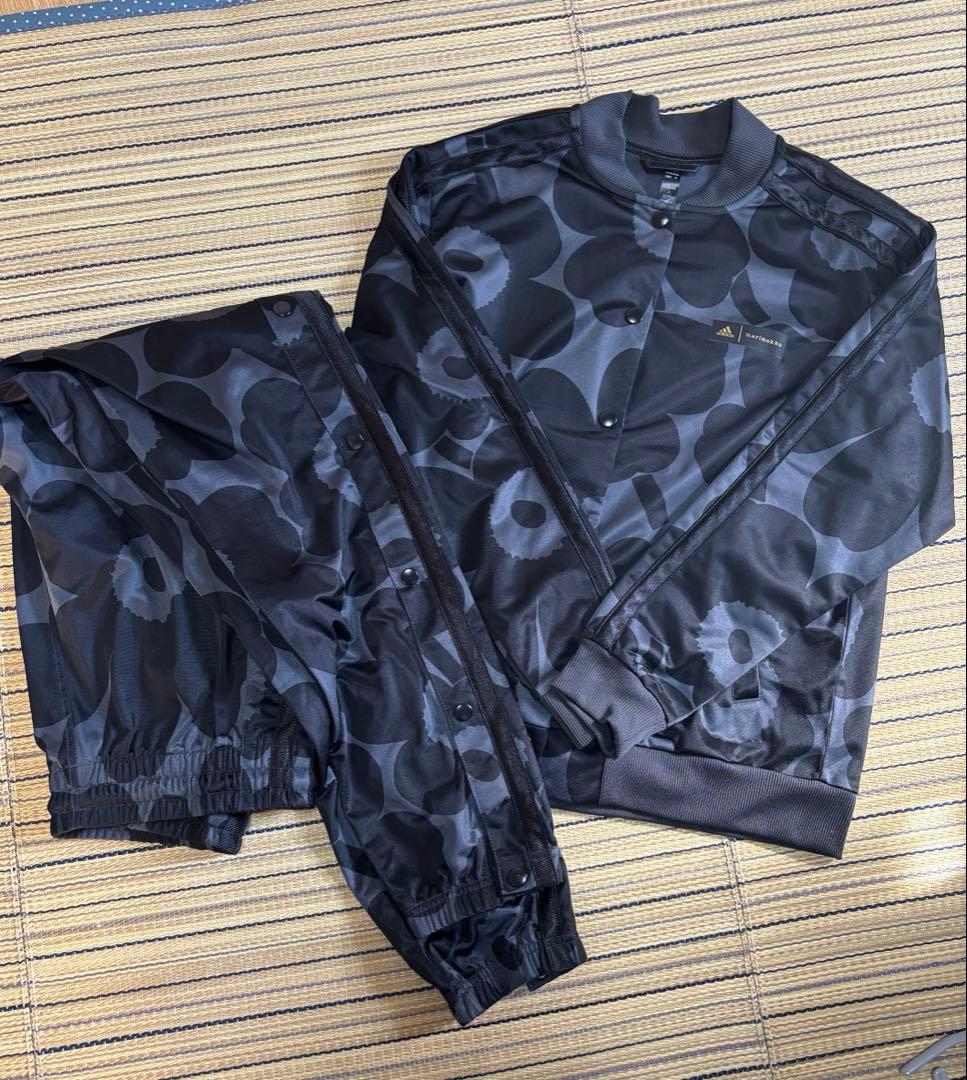 アディダス　マリメッコ　ジャージ上下セット　上L 下XLサイズ　セットアップ
