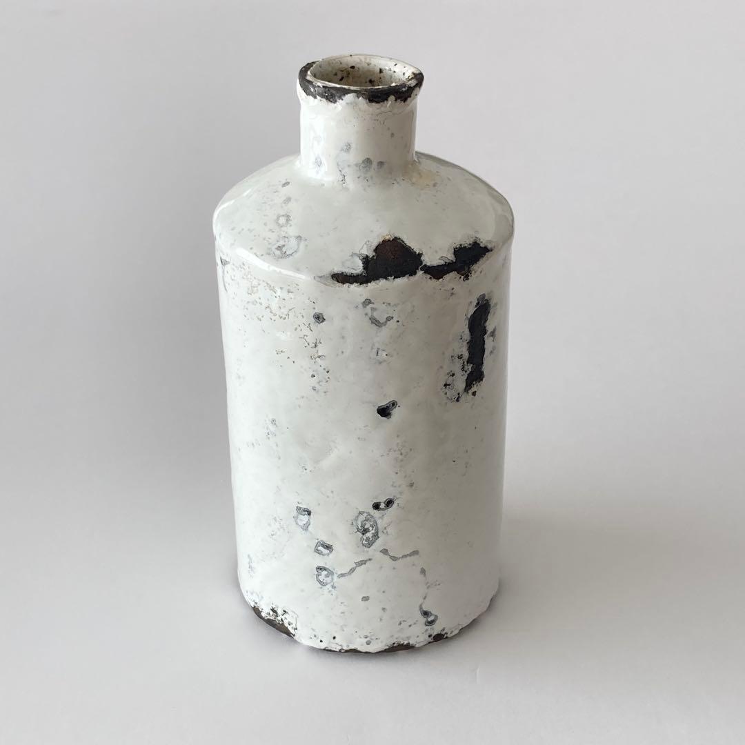 大山求 白琺瑯瓶