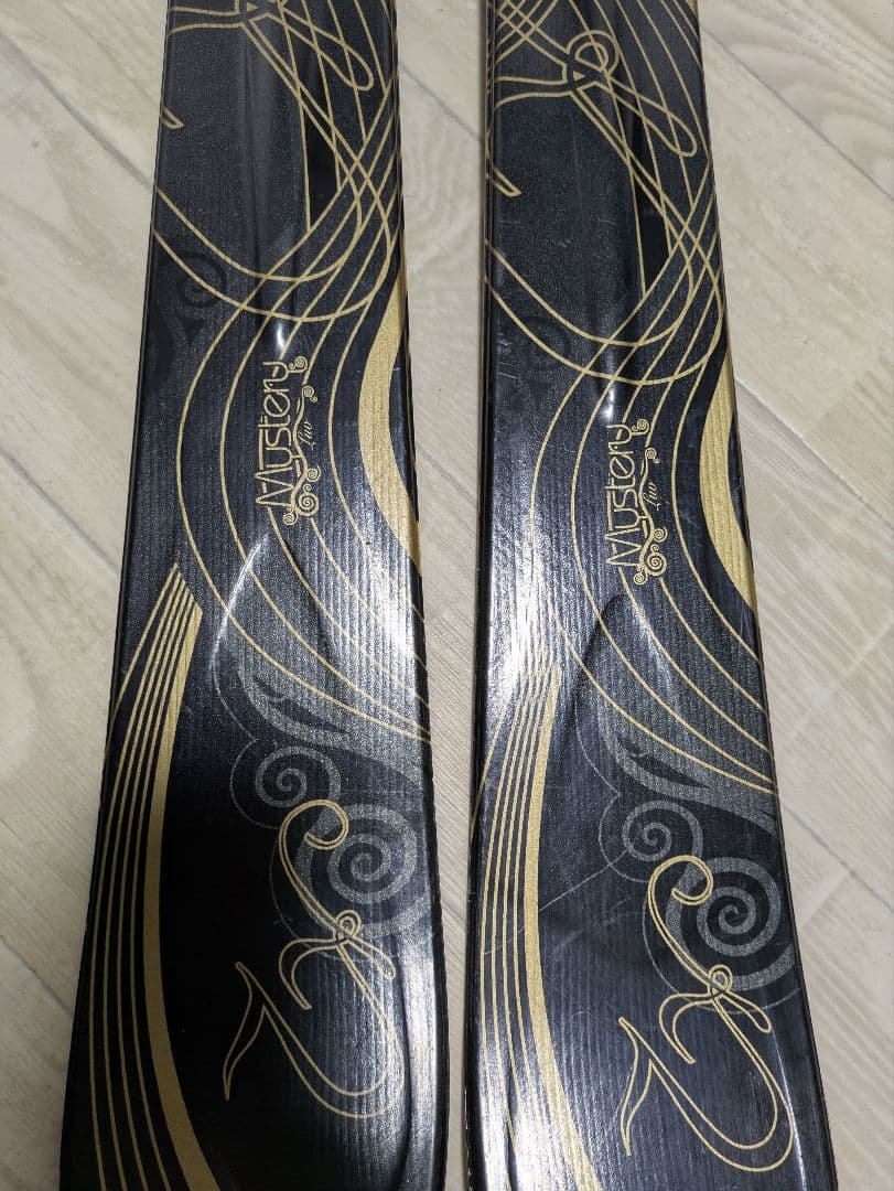 K2 Musteru Luv ✕ KIZAKIスキー板 ストック付き