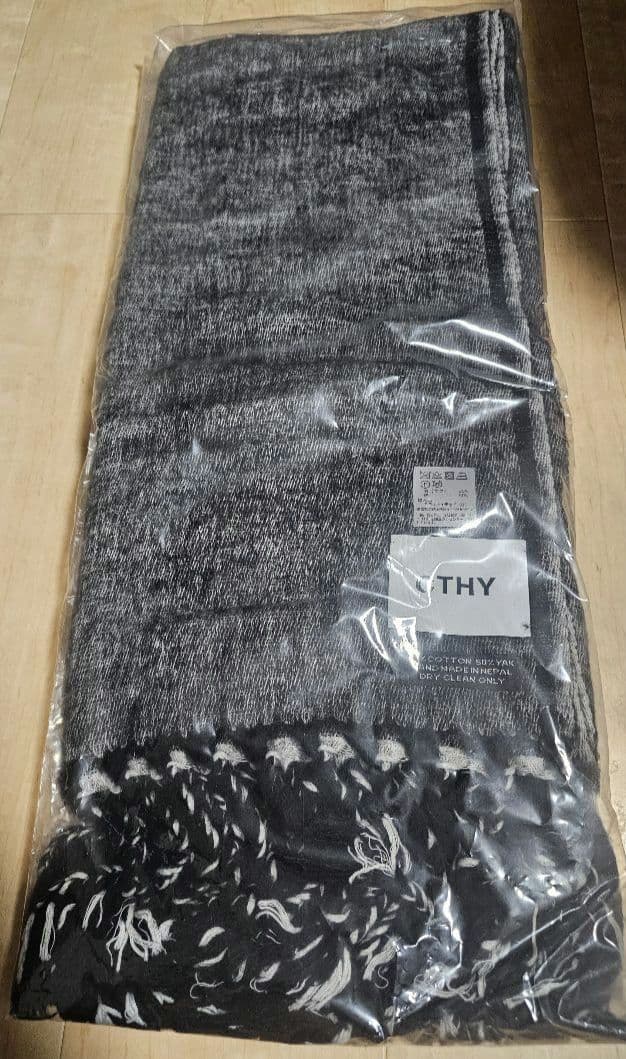 小物 CTHY: YAK WOOL LINE FRINGE STOLE
