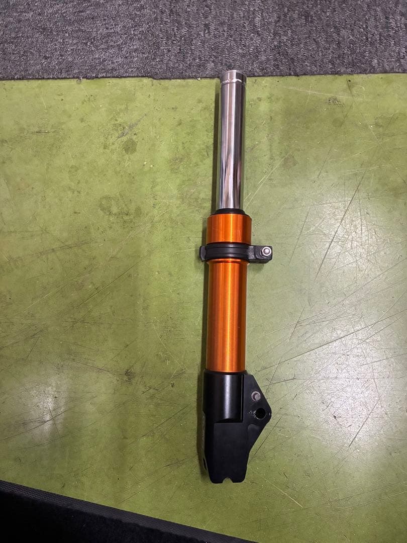 アドレスＶ１２５用　社外　フロント・リアショックセット　中古品