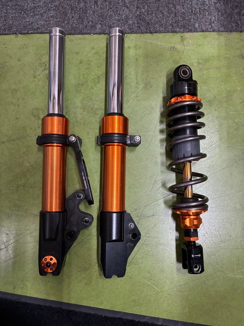 アドレスＶ１２５用　社外　フロント・リアショックセット　中古品