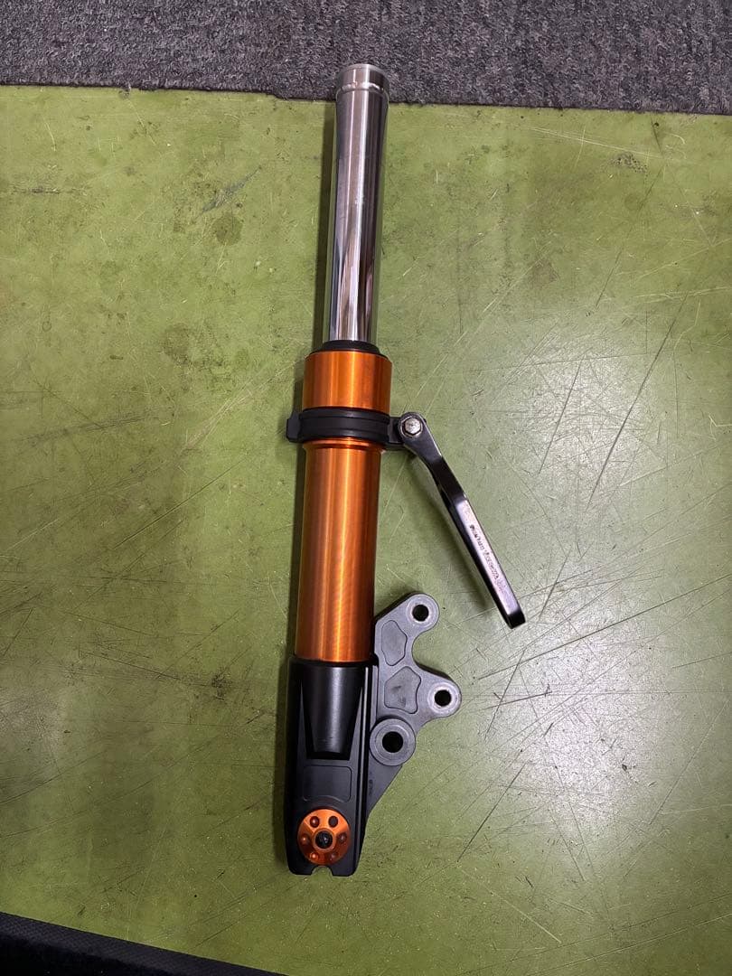 アドレスＶ１２５用　社外　フロント・リアショックセット　中古品