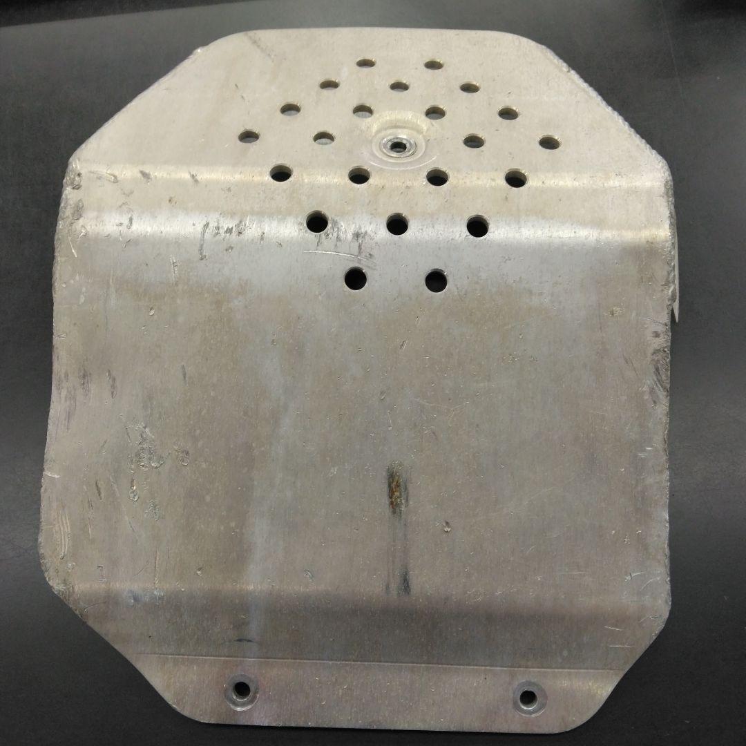 ヤマハTTR125スキッドプレート　中古品