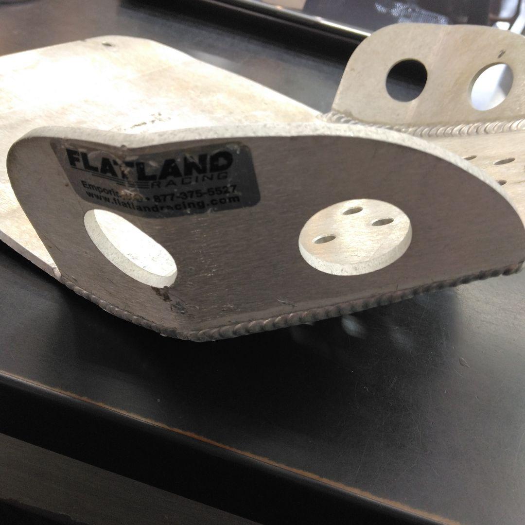 ヤマハTTR125スキッドプレート　中古品