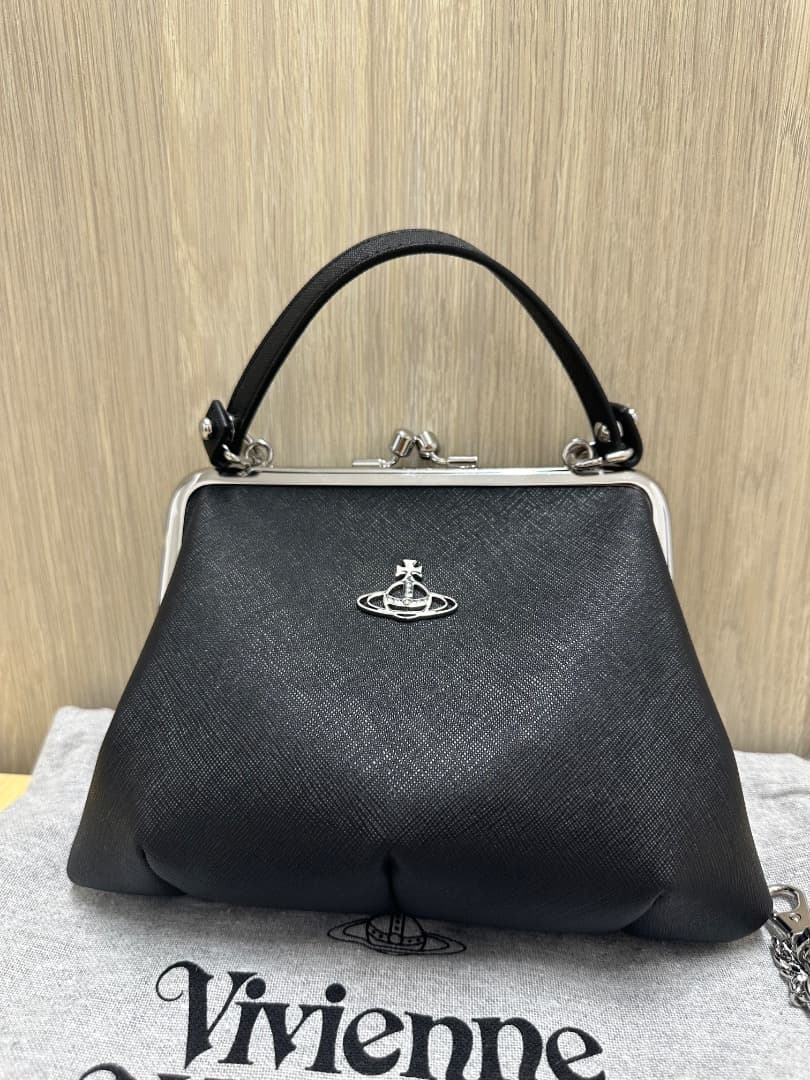 Vivienne Westwood ブラックがま口バッグ