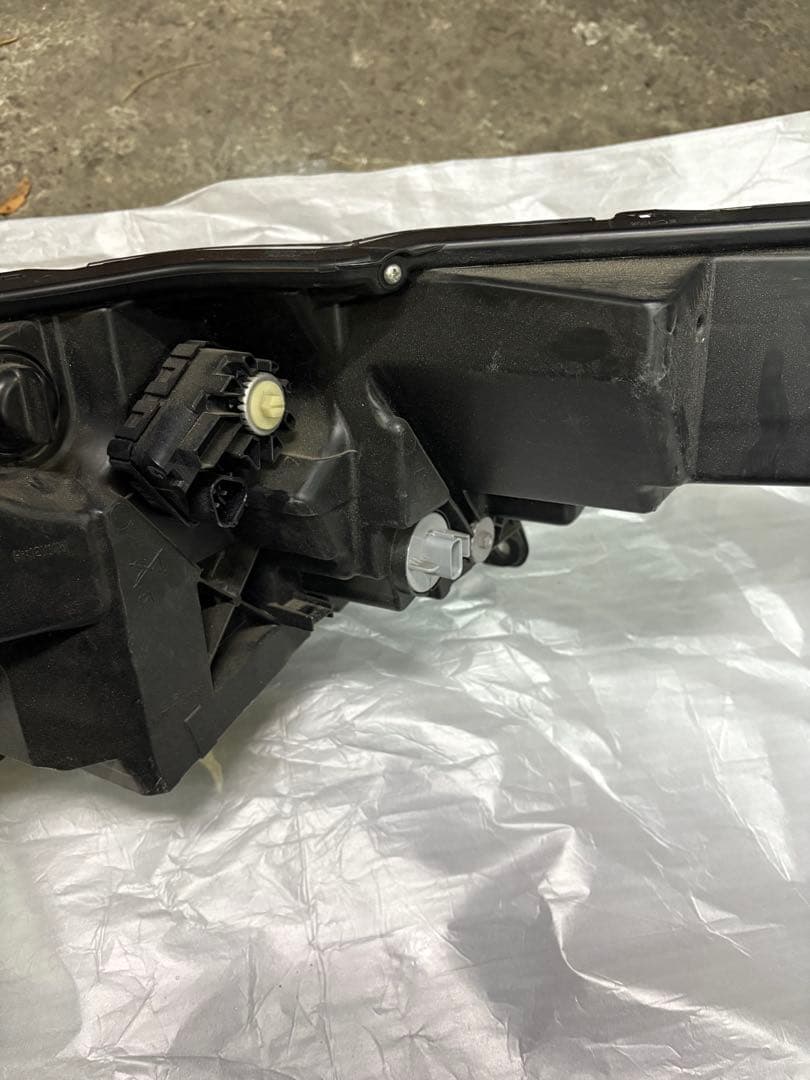 ヴェゼル RU系 後期 純正ヘッドライト 右側 KOITO 100-62292