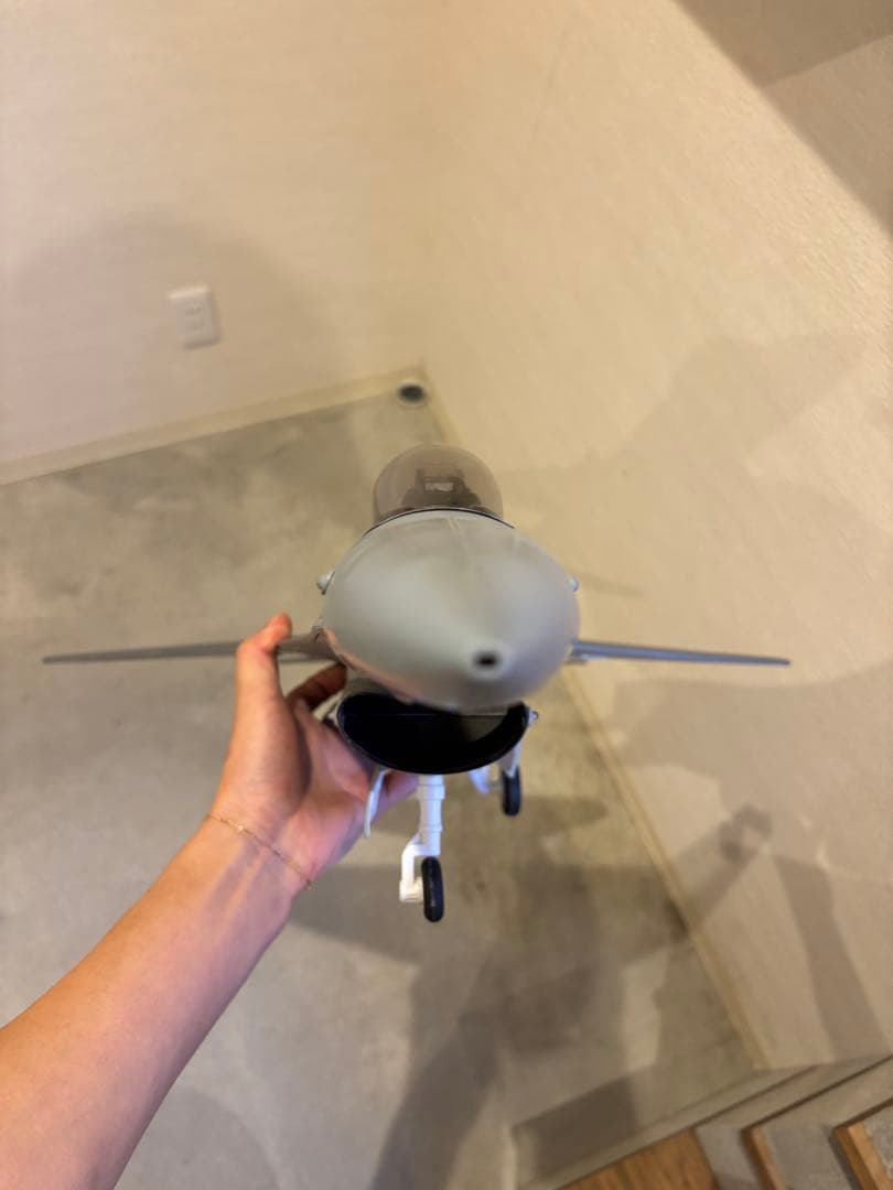 エリートフォース 1/18 F-16パイロット、ラダー付き　やっち
