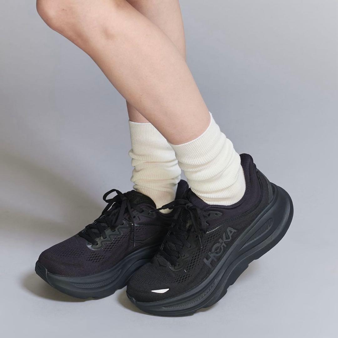 hoka ホカ　ボンダイ9 スニーカー　23.5
