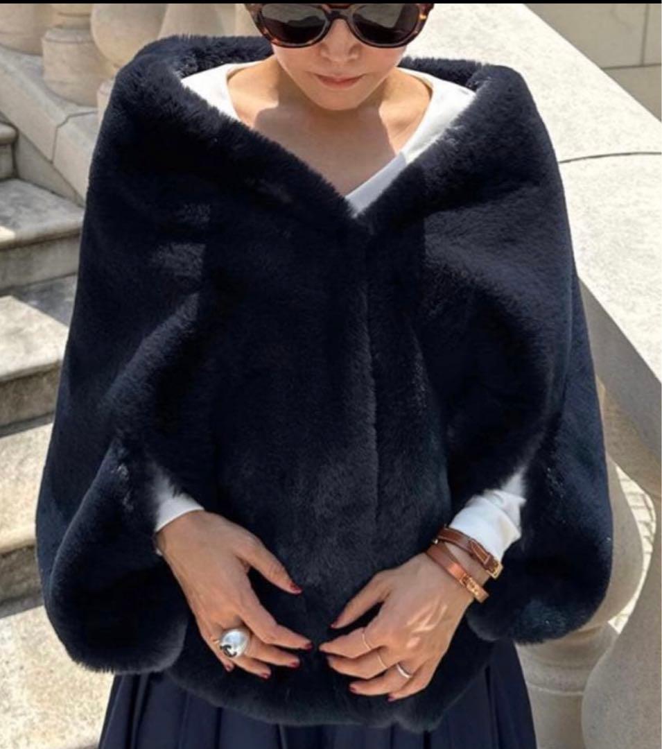 【新品未使用】JENNE リッチボリュームファーケープ ネイビー