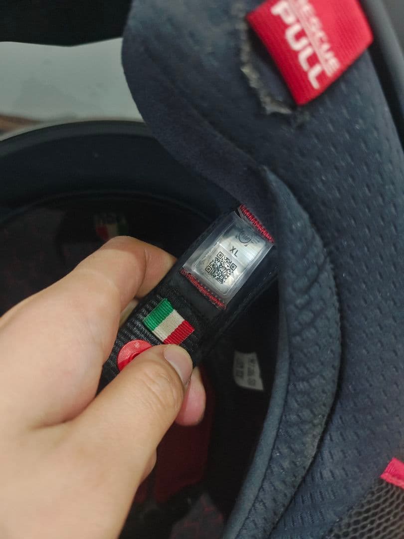 AGV PISTA GP RR IRIDIUM CARBON XLサイズ