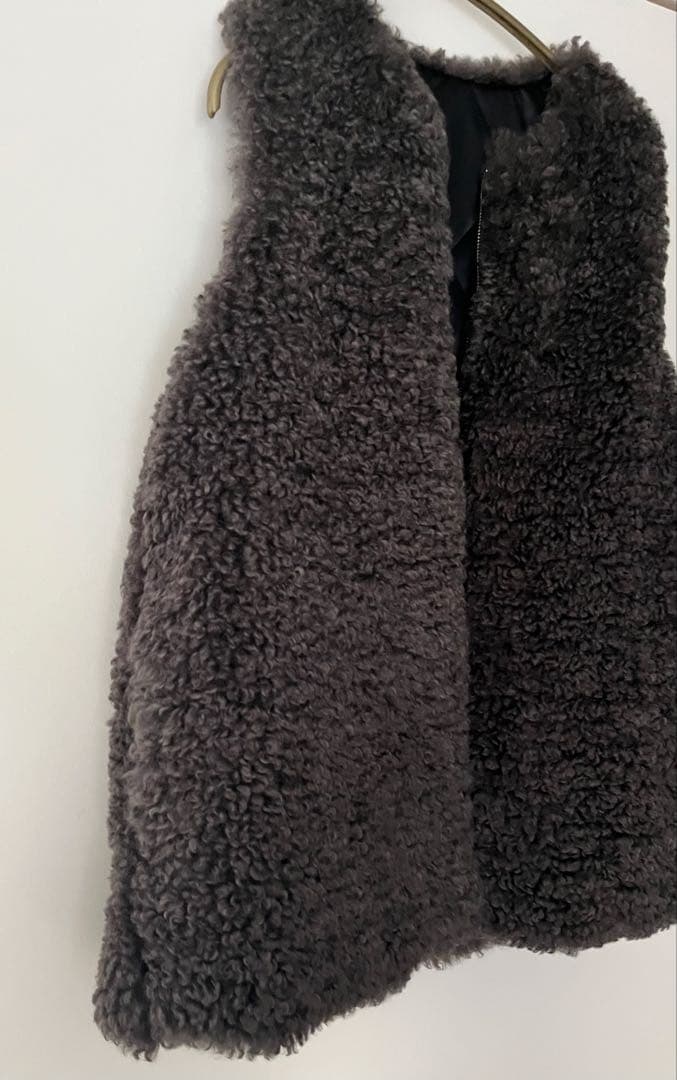 カレンソロジー　リバーキルトファーベスト