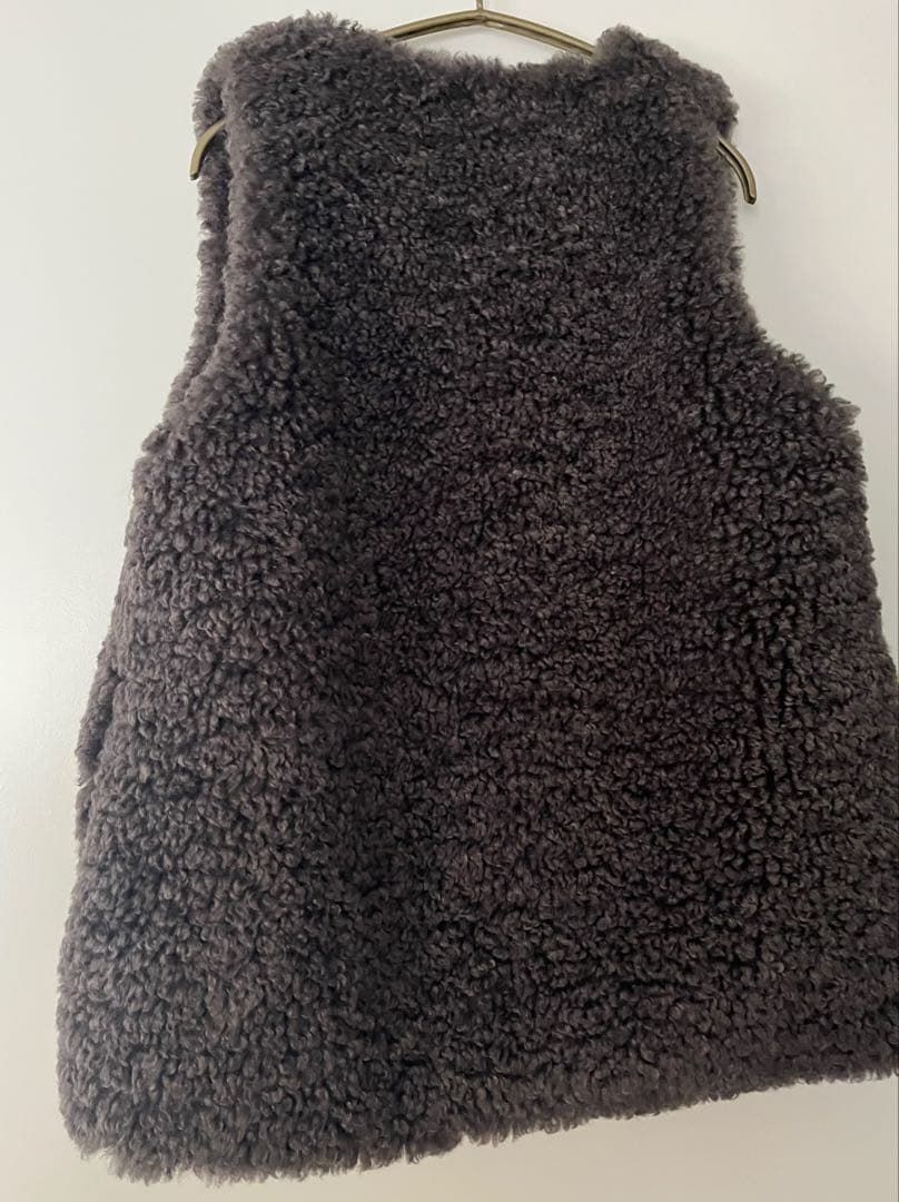 カレンソロジー　リバーキルトファーベスト